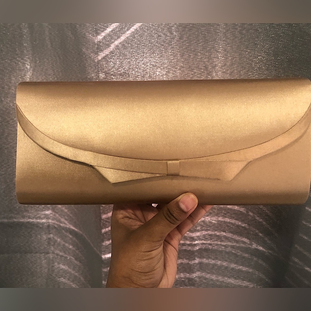 Menbur gold/champagne clutch